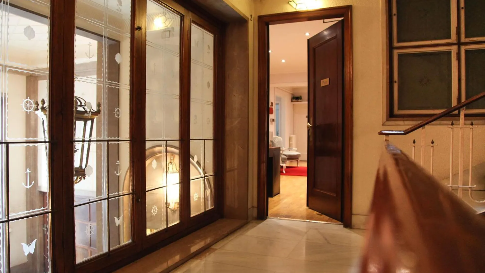 Petit Hotel contacts