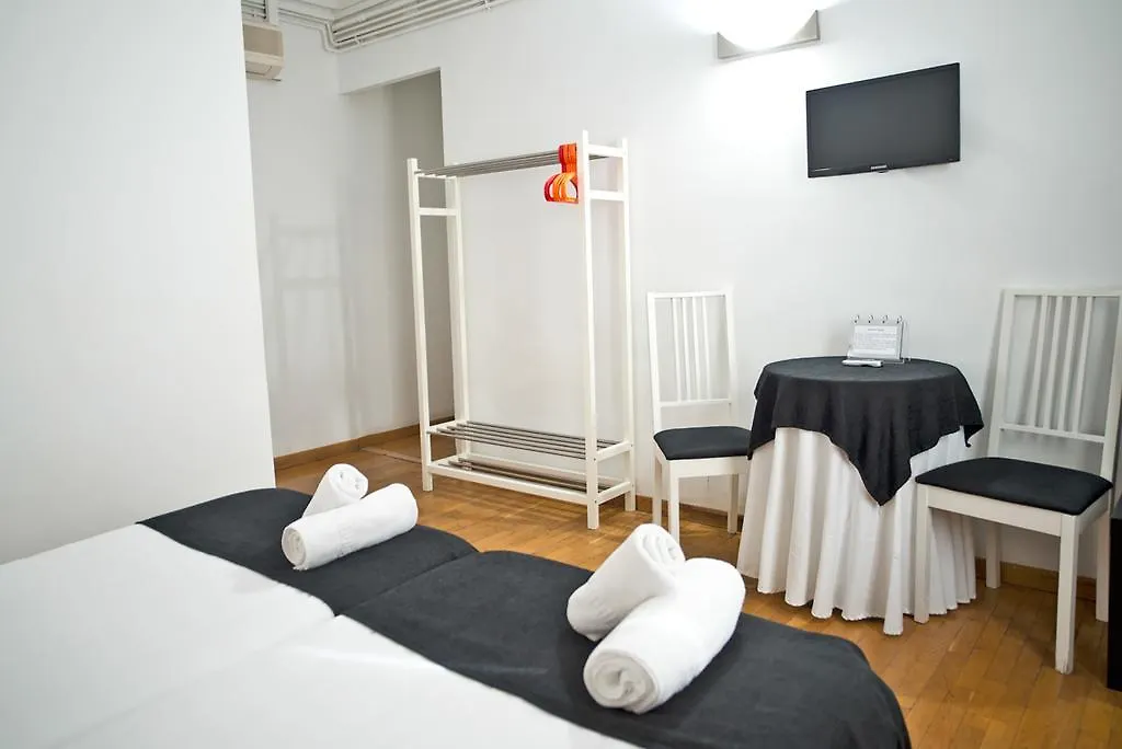 Petit Hotel Barcelona 2*,  Spain